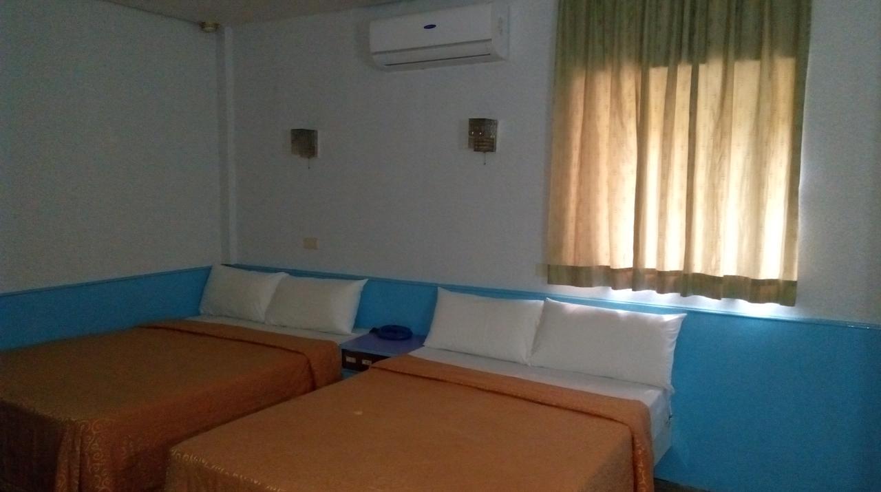 Reui Chung Hotel Kaohsiung Bagian luar foto
